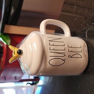 🐝Rae Dunn Queen Bee Mug & Lid